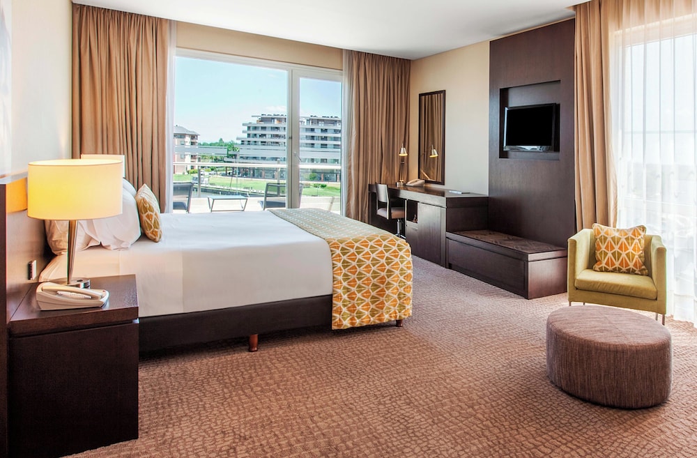 Suite, Balcony photo 1