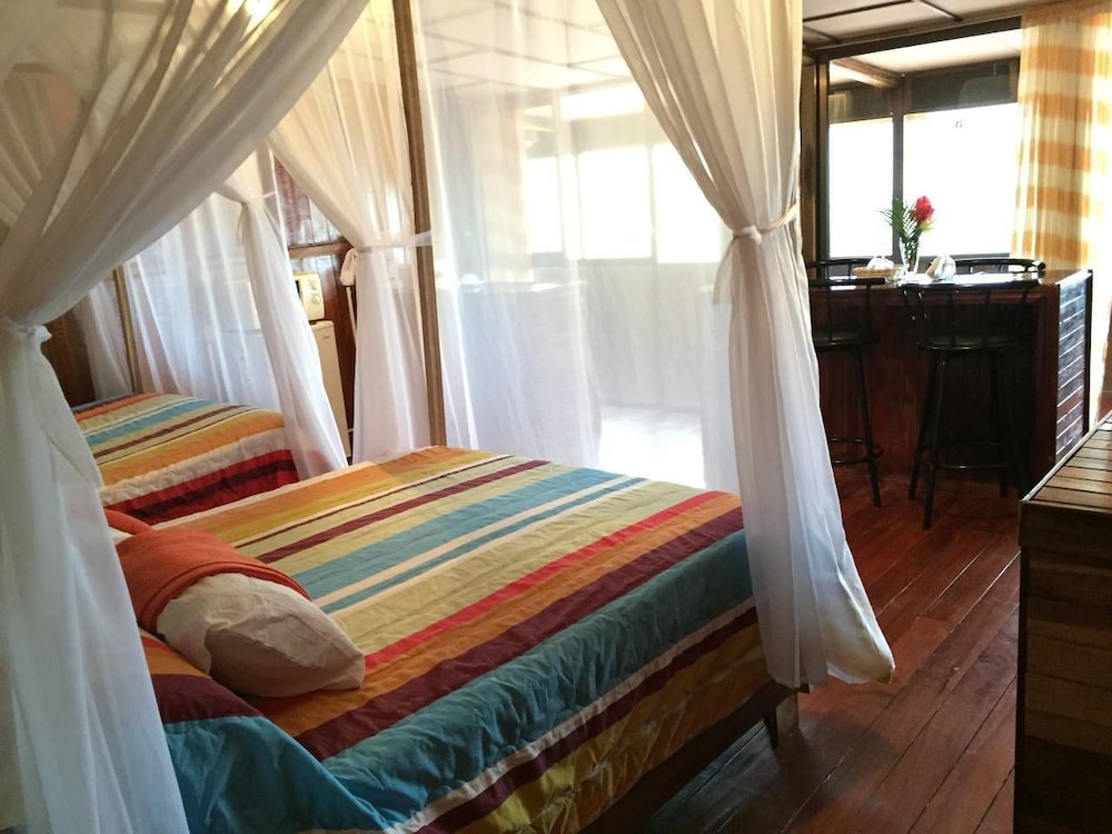 Family Room, Multiple Beds, Non Smoking photo 2