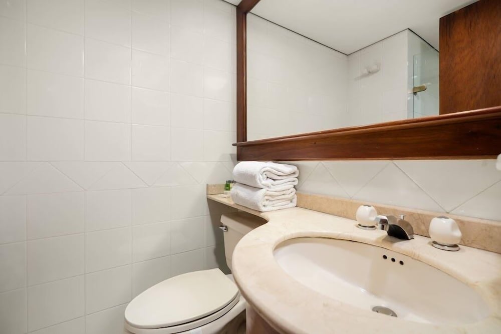 Standard Suite - Photo 8