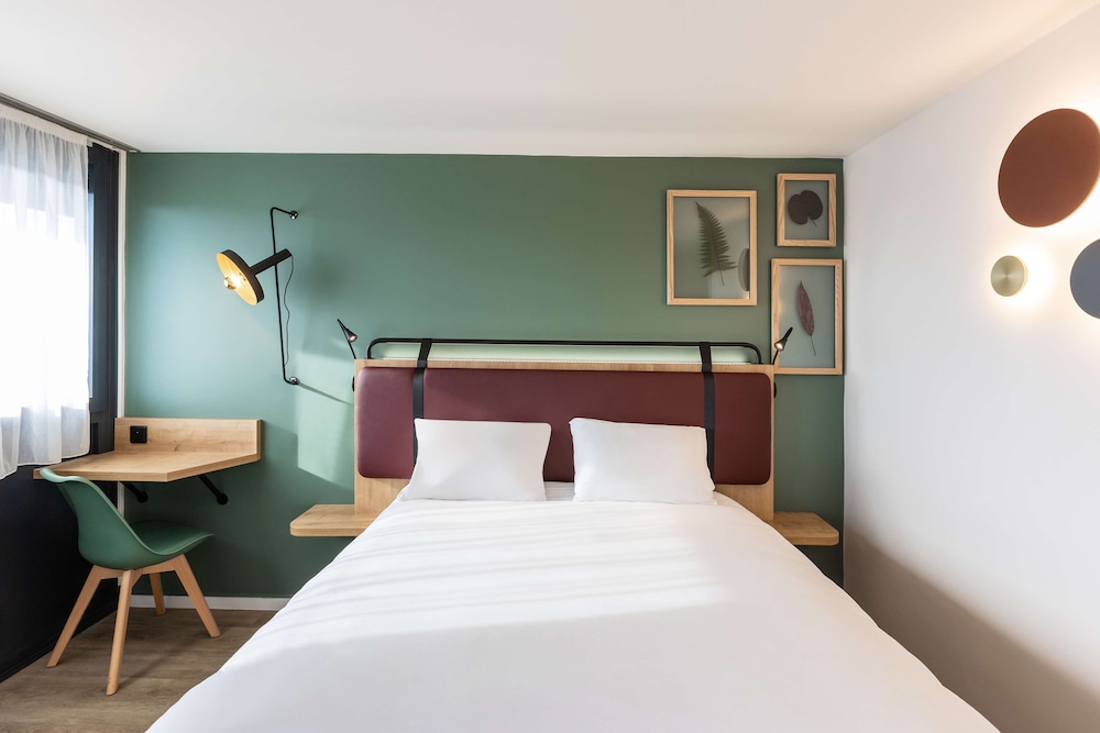 Standard Room, 2 Twin Beds - Photo 4