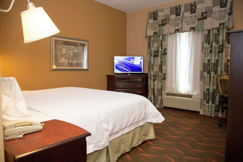 Suite, 1 King Bed, Accessible, Non Smoking - Photo 1