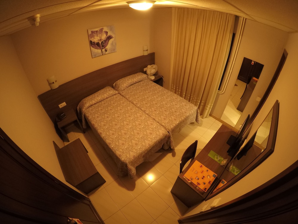 Economy Double Room (Interior) photo 3
