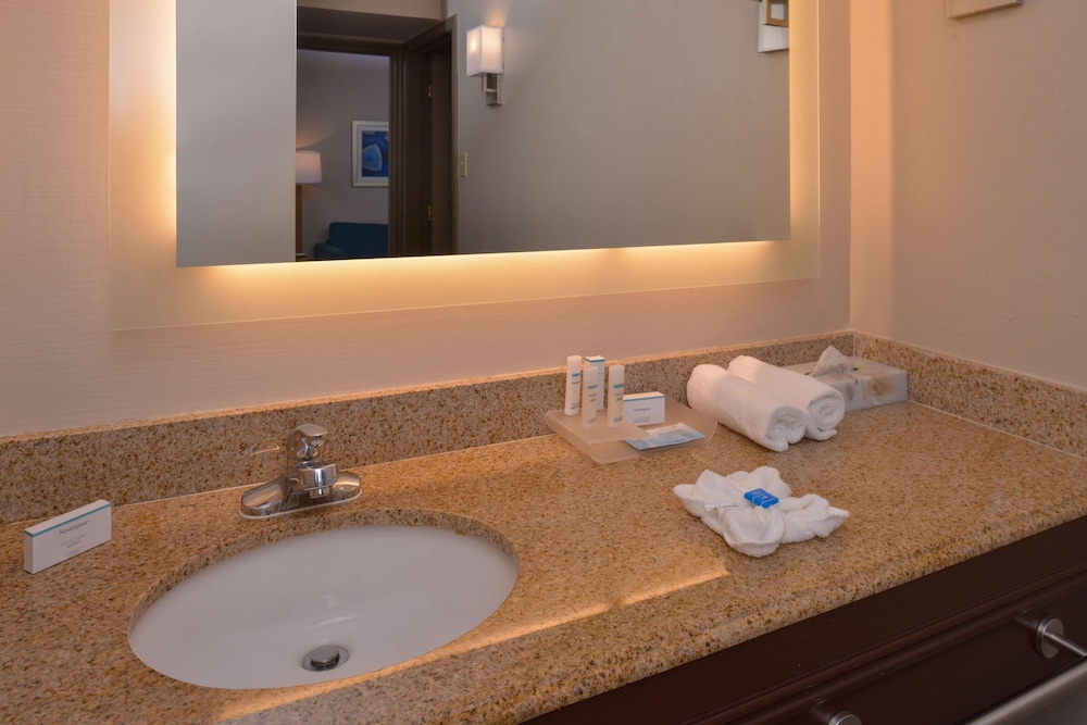 Suite, 2 Queen Beds - Photo 17