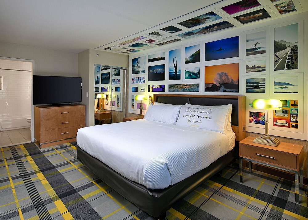 Suite, 1 King Bed, Non Smoking (Deans) - Photo 3