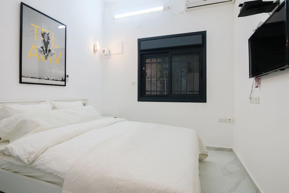 City Apartment, Garden View