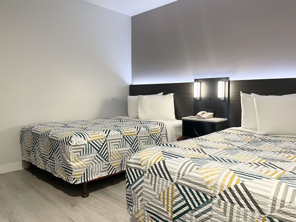 Standard Room, 2 Double Beds, Non Smoking