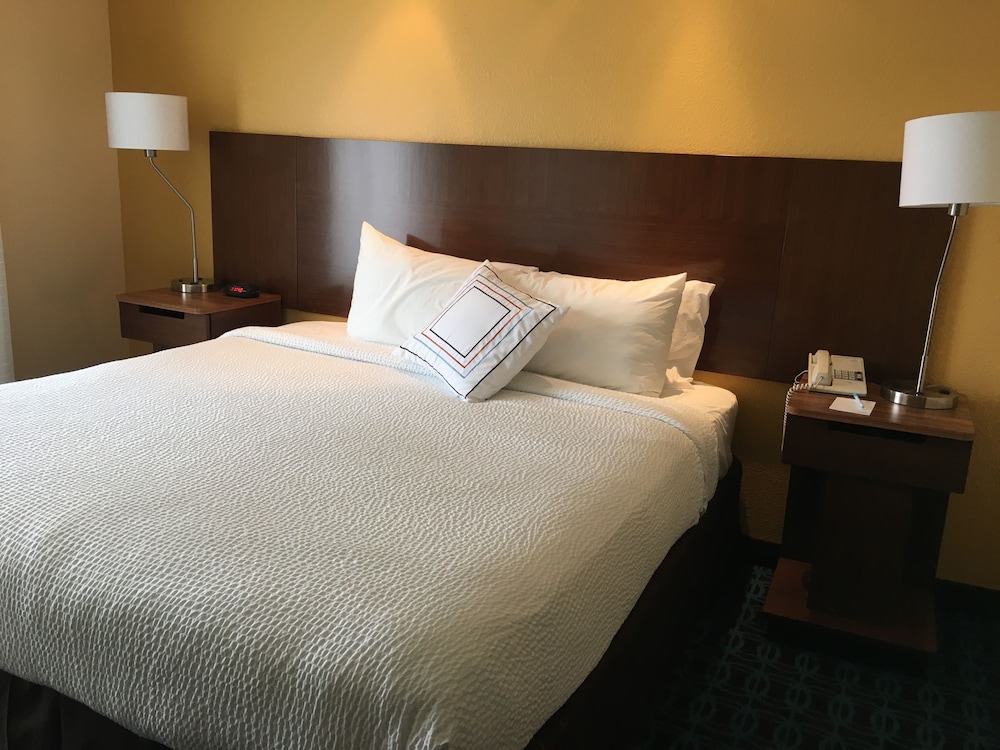 Suite, 1 Bedroom (Mobility/Hearing Accessible, Tub) - Photo 7