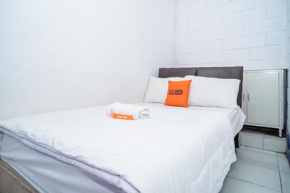 Single Room (Without A/C)