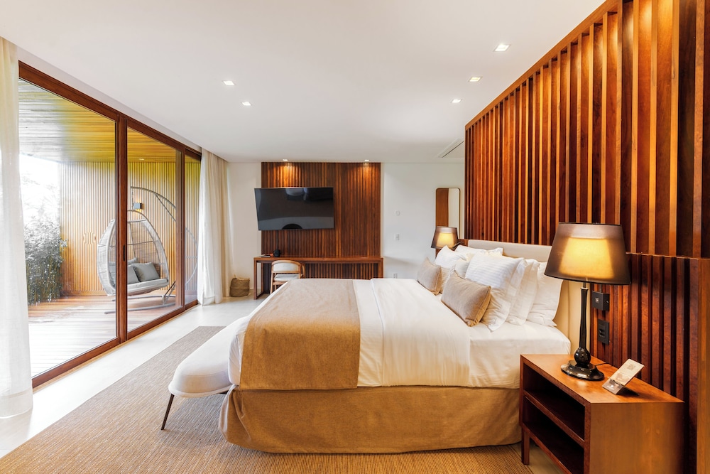 Luxury Room, Patio, Golf View - Photo 8