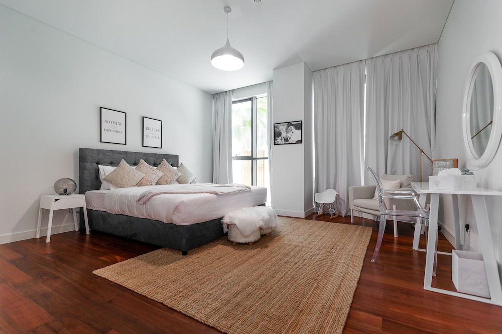 Apartment, 2 Bedroom with Maidsroom photo 1