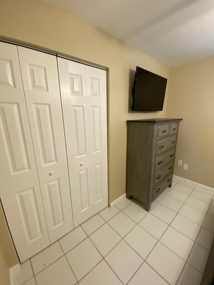 Studio Suite, Multiple Beds photo 2