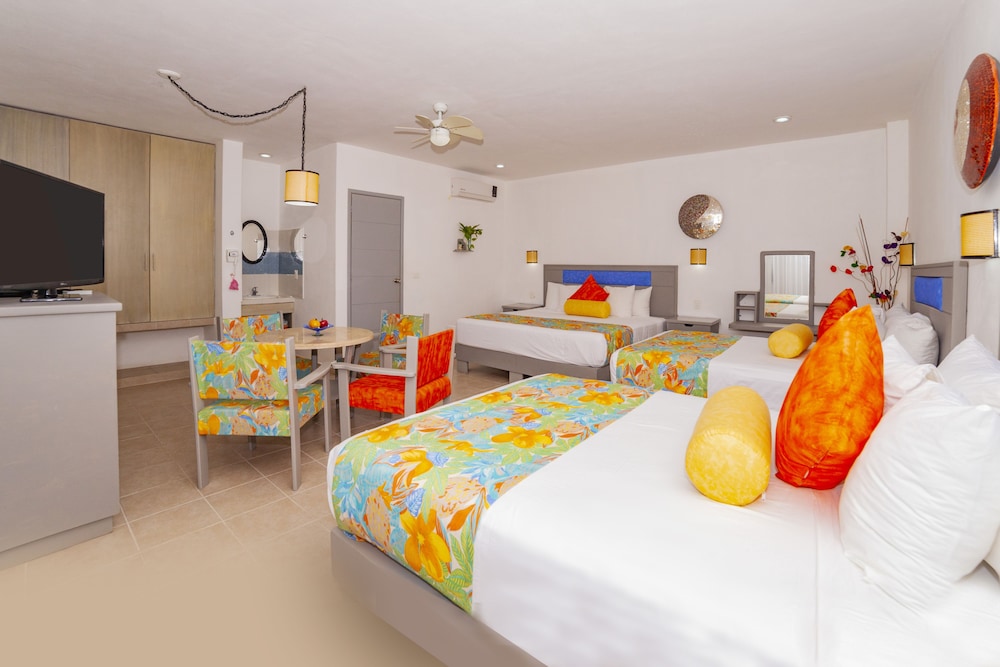 Family Room, 1 Bedroom, Ensuite - Photo 6