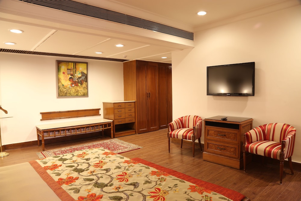 Suite (Ashok Heritage)