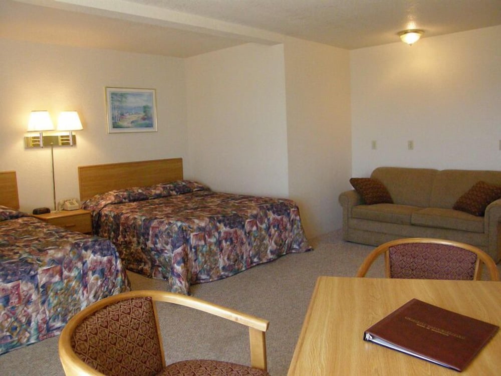 Standard Room, 2 Queen Beds, Courtyard View