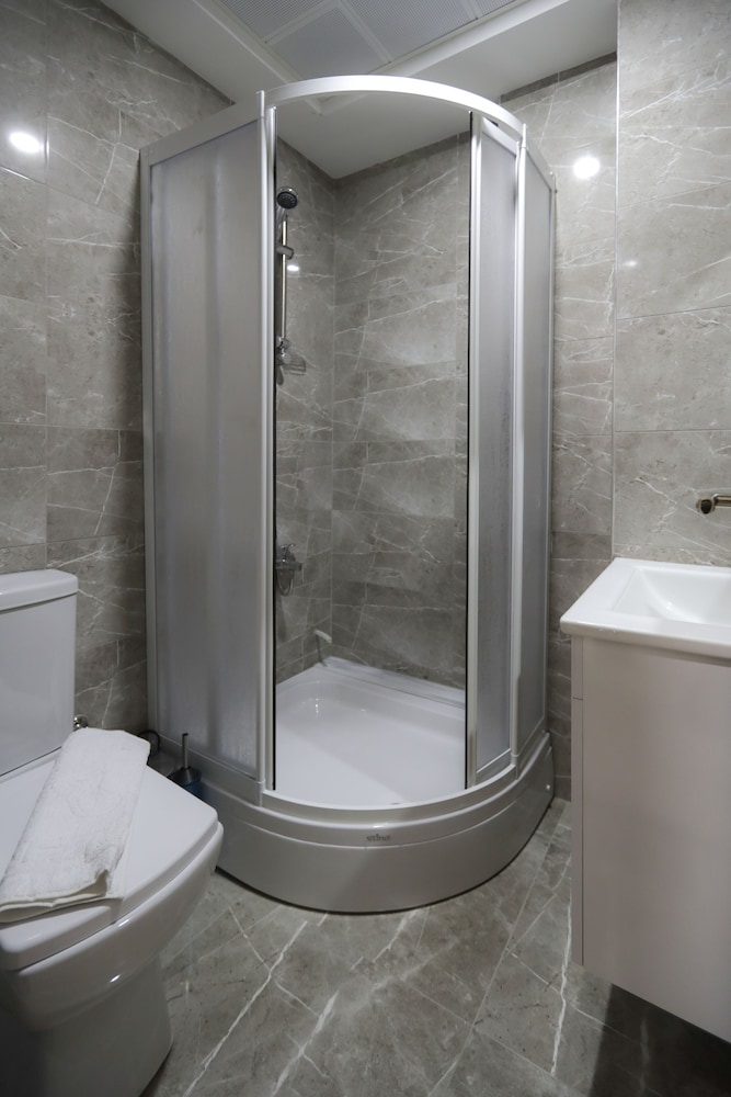 Standard Double or Twin Room, 1 Double or 2 Twin Beds, Smoking photo 2
