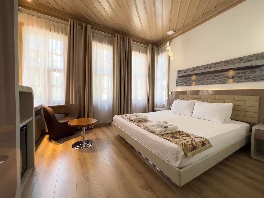 Deluxe Room, 1 Double Bed, Non Smoking, Sea View - Photo 11