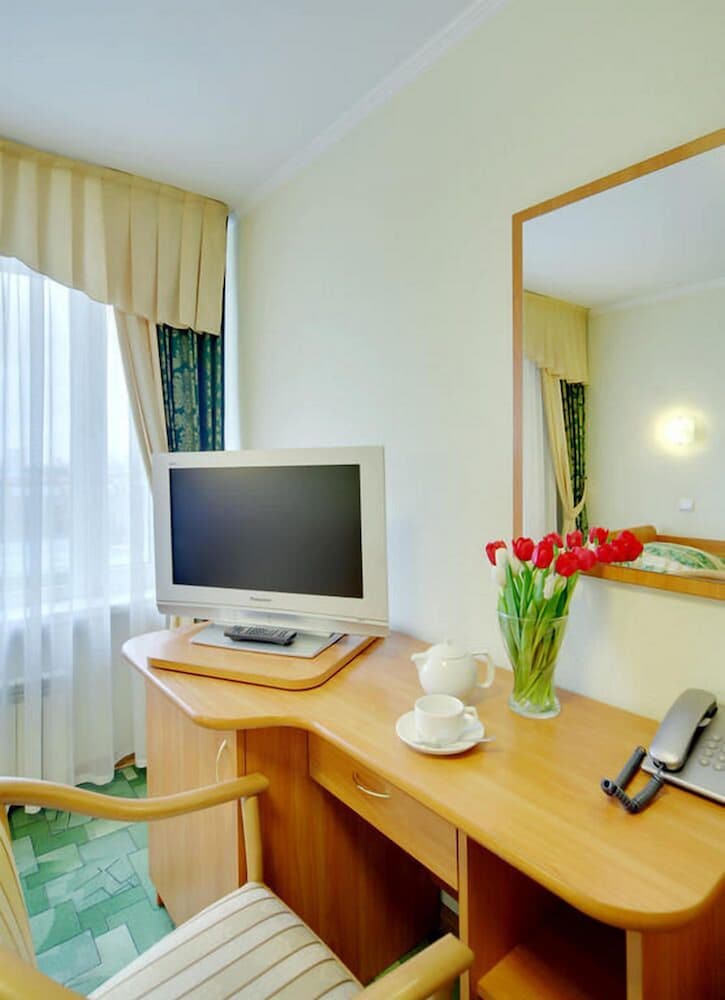 Economy Single Room, Shared Bathroom