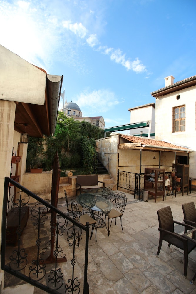Design Double Room, 1 King Bed, Garden View, Garden Area photo 2