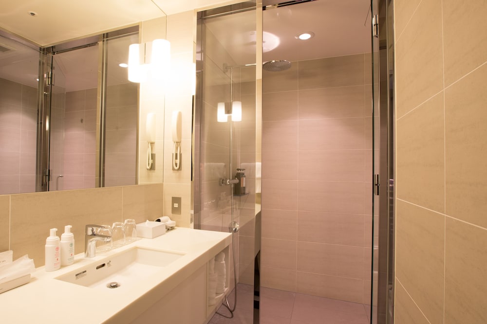 Deluxe King Room, Non Smoking - Photo 7
