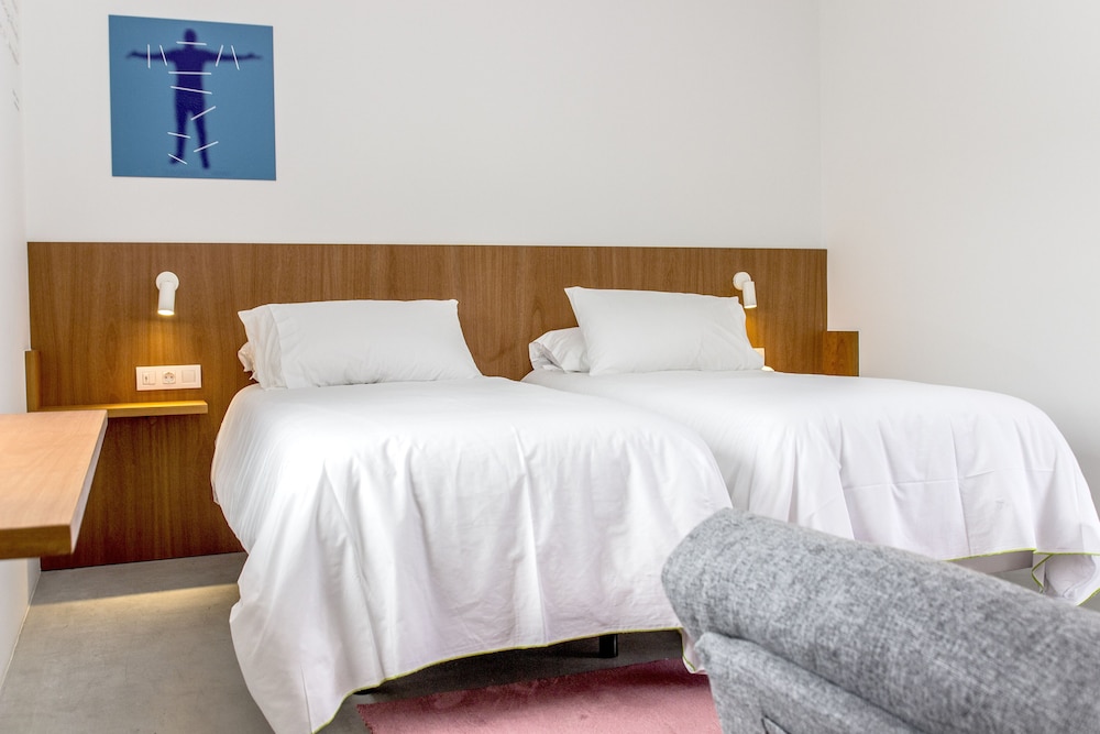 Twin Room, Multiple Beds, Non Smoking photo 3