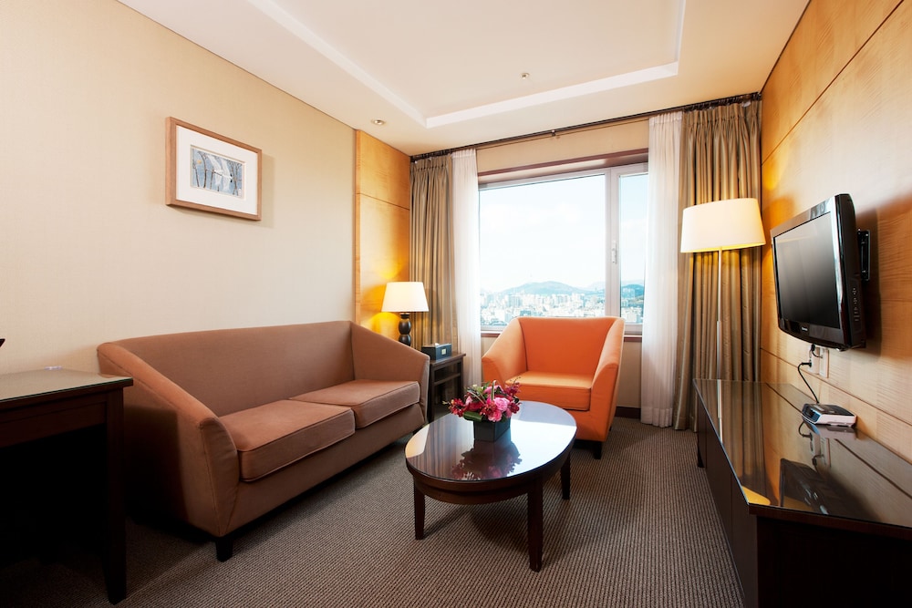 Junior Suite, 1 King Bed - Photo 10