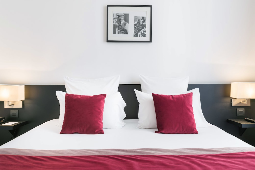 Standard Room, 1 King Bed, Non Smoking (Twin bed on request) - Photo 13