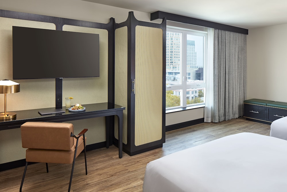 City Room, 2 Queen Beds, City View - Photo 6