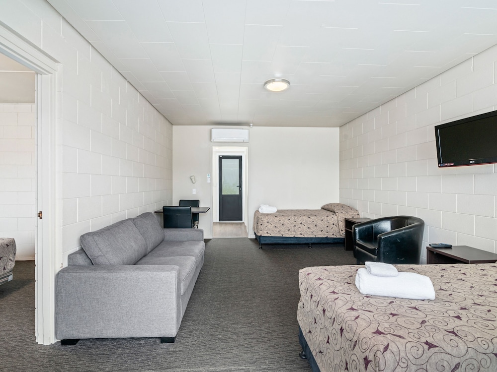 Deluxe One Bedroom Apartment Lakeview photo 3