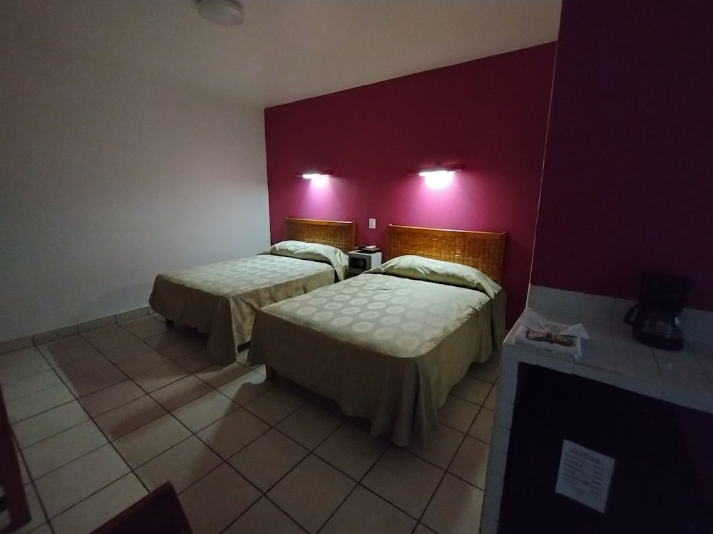 Standard Double Room, 2 Double Beds photo 3