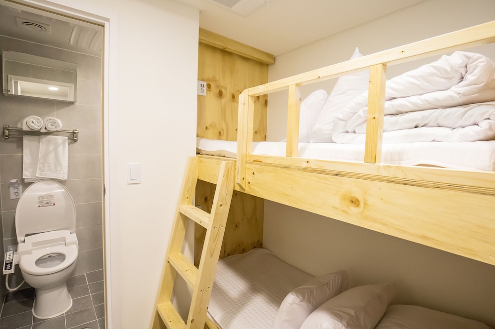 Twin Room (Window, Bunkbed) - Photo 1