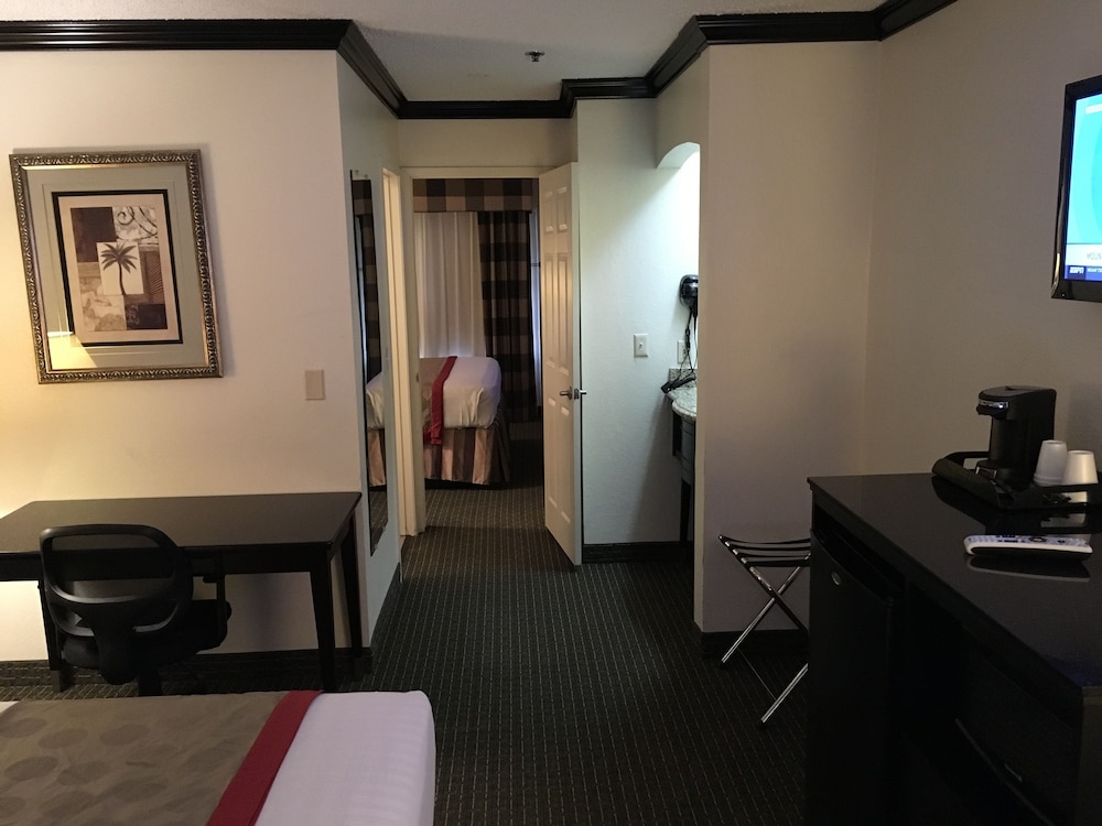 Studio Suite, Multiple Beds, Non Smoking - Photo 1