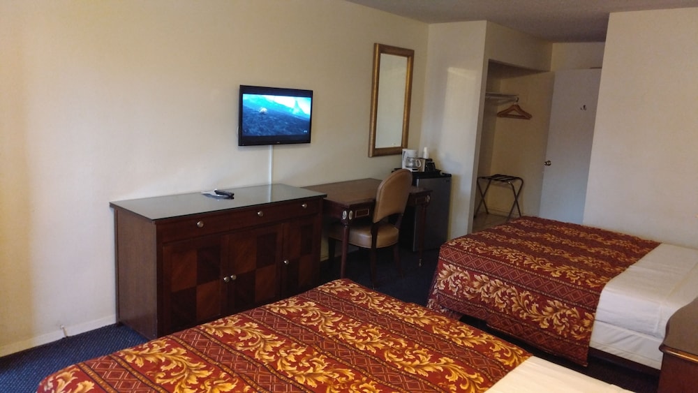 Standard Double Room, 2 Double Beds photo 3