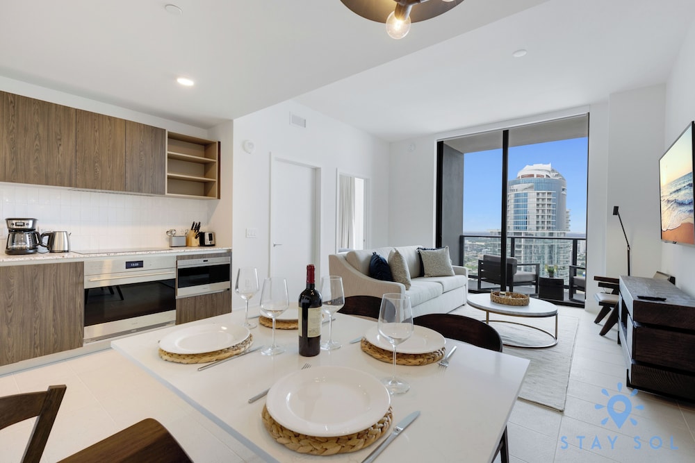 Classic Apartment, 1 King Bed with Sofa bed, Balcony, City View photo 2