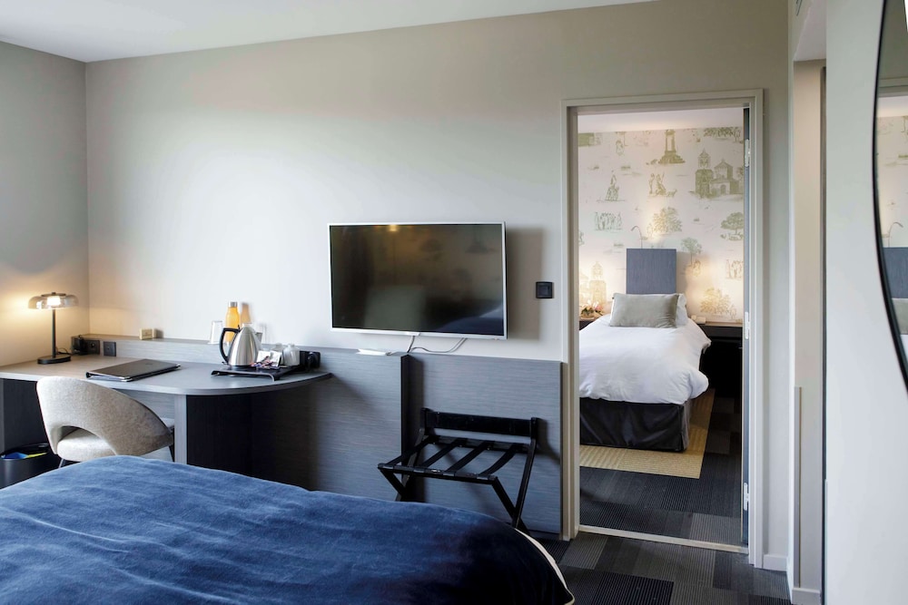 Standard Room, 1 Queen Bed - Photo 8