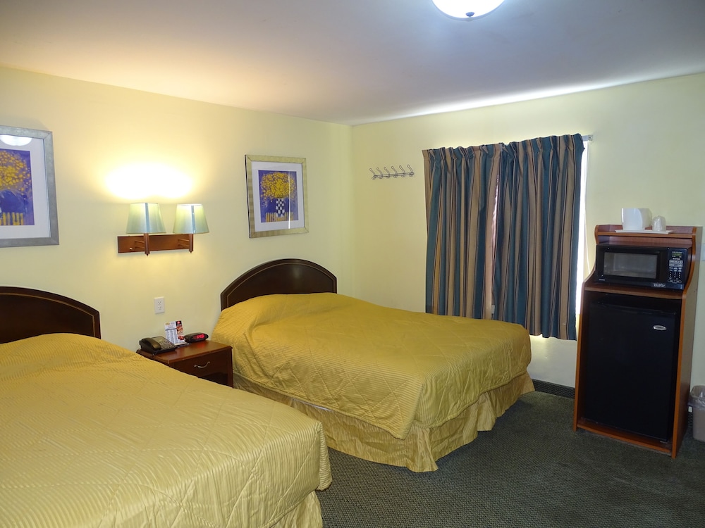 Standard Double Room, 2 Queen Beds photo 3