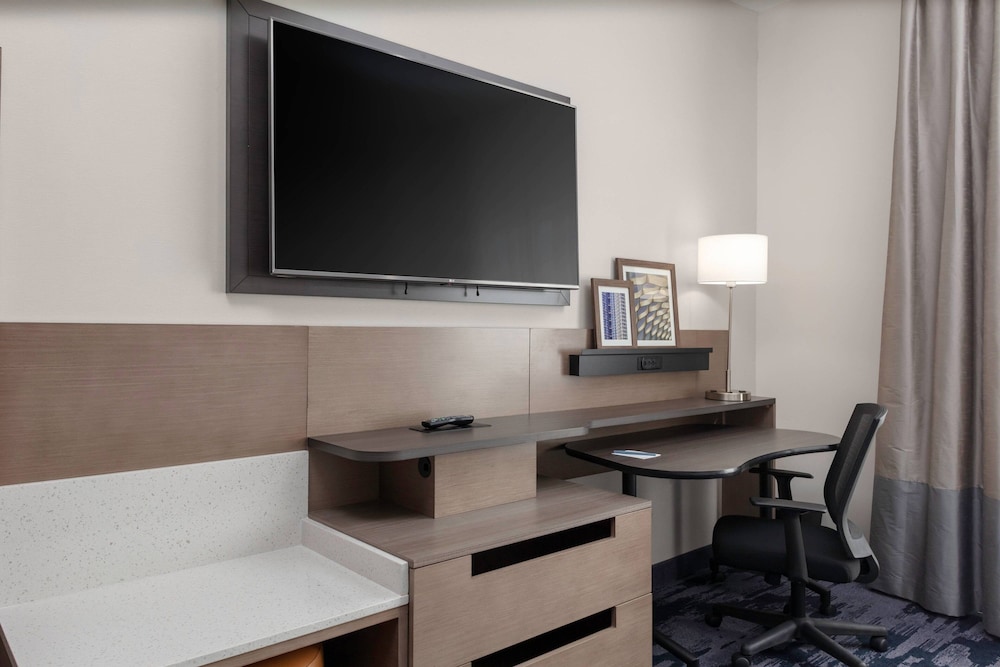 Room, 2 Queen Beds (Hearing Accessible) - Photo 1