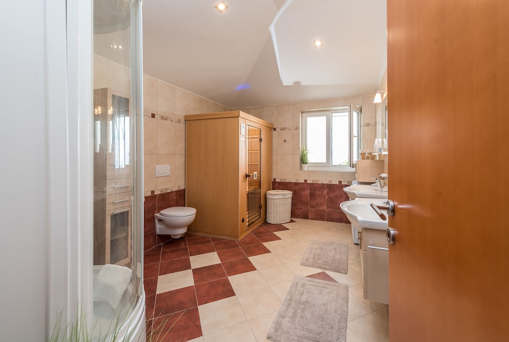 Luxury Apartment, Sea View photo 3