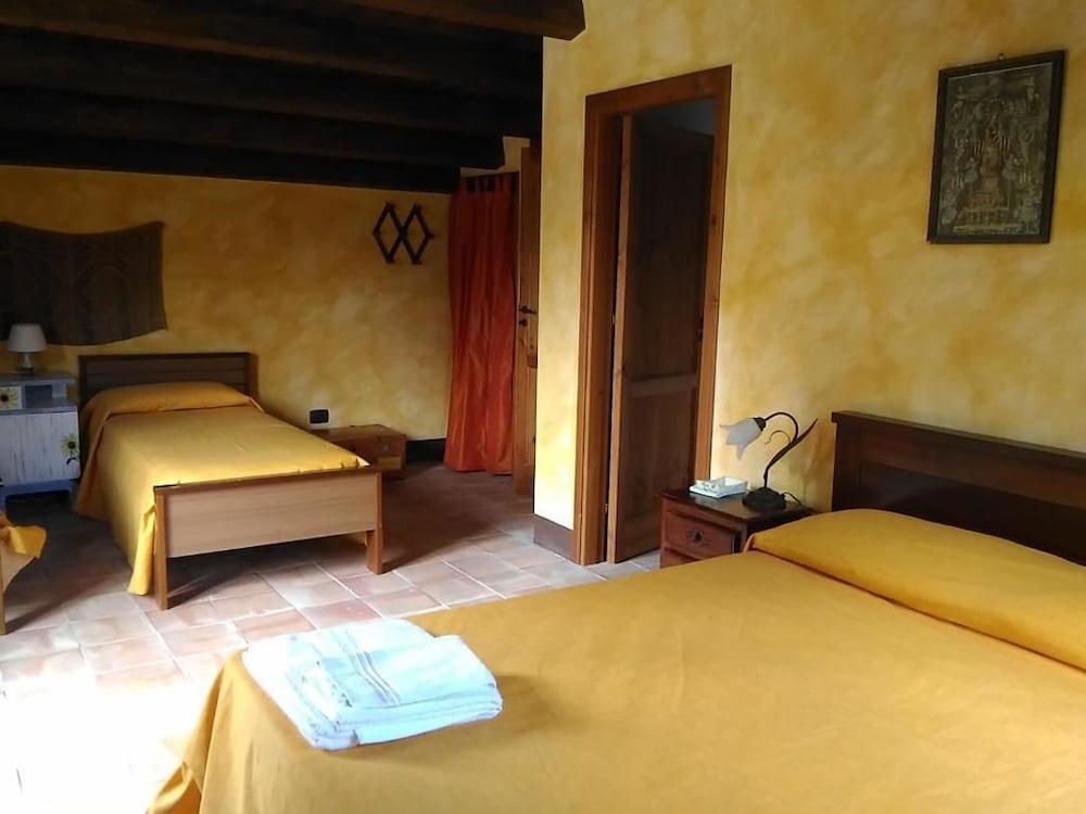 Quadruple Room, Terrace (Gialla) photo 1