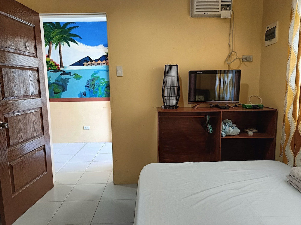 Deluxe Room - Photo 6