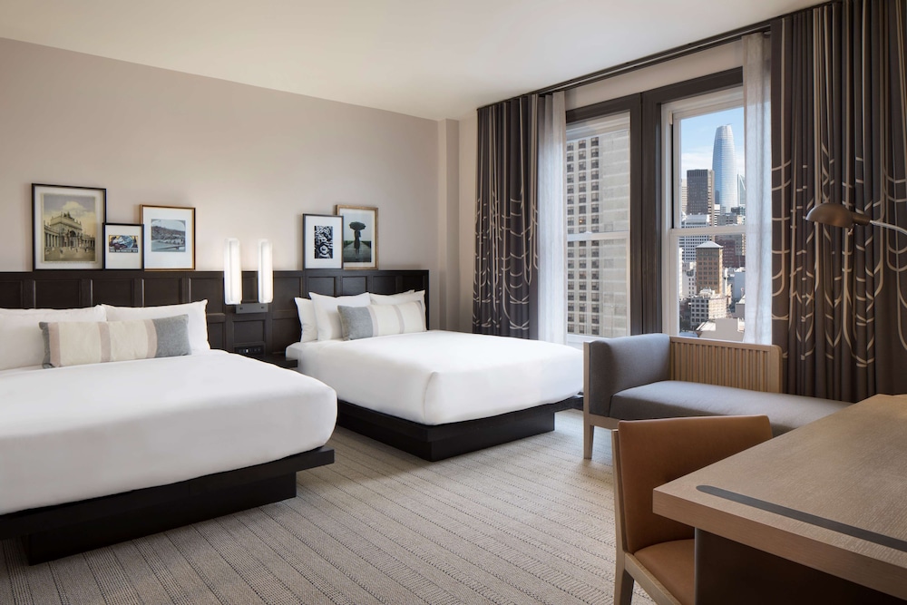 Executive Room, 2 Queen Beds, Accessible, Bathtub (Mobility) - Photo 4