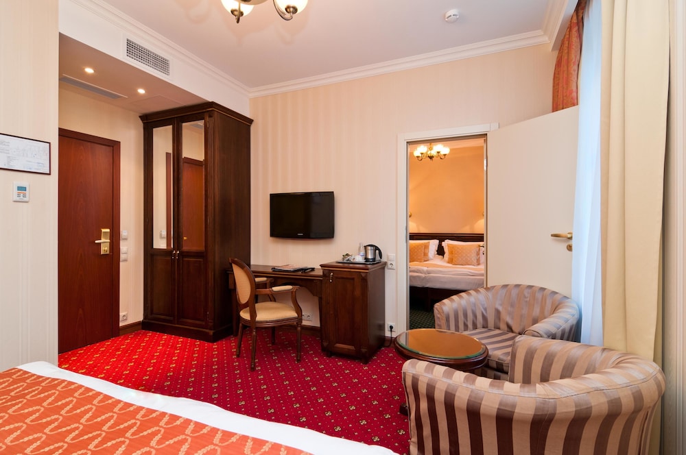 Family Double or Twin Room photo 1