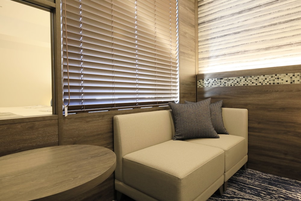 Family Twin Room - Photo 2