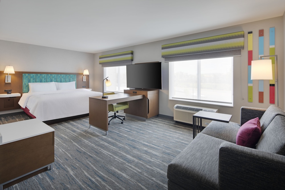 Suite, 1 King Bed, Accessible, Refrigerator & Microwave (Hearing) - Photo 2
