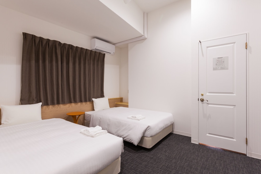Twin Room, Non Smoking photo 2