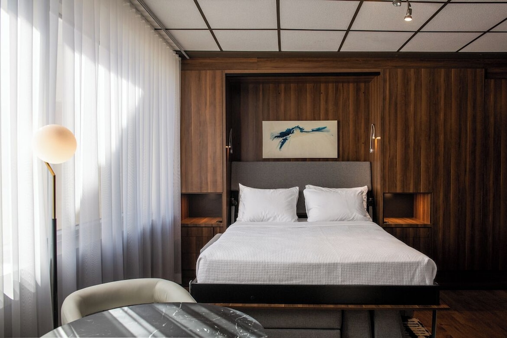 Comfort Room - Photo 1