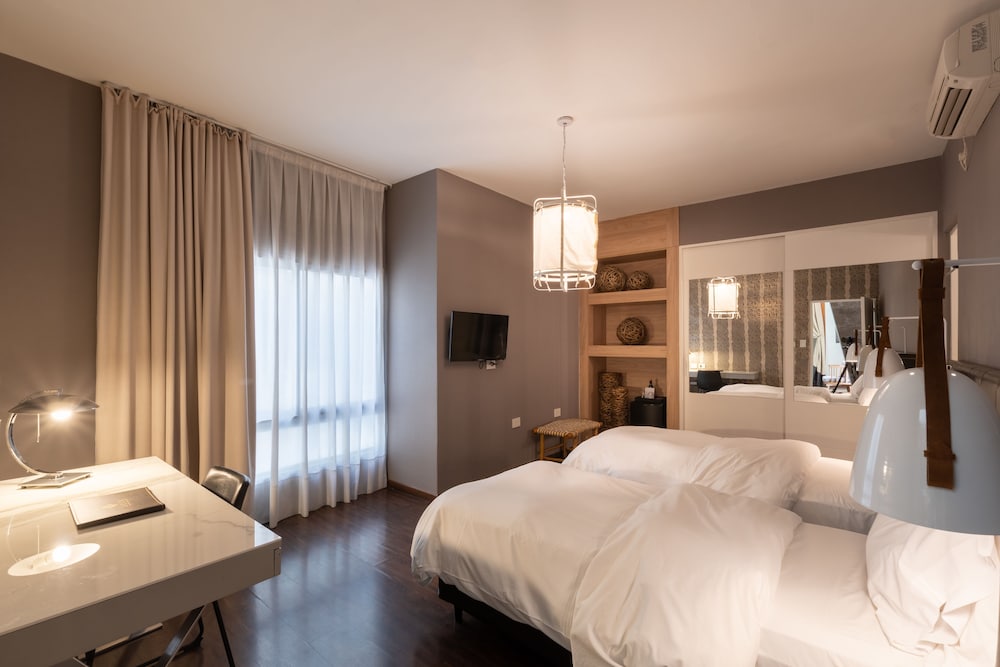 Available room
