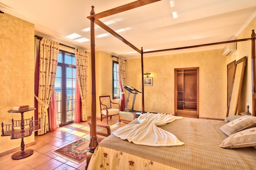 Villa, 5 Bedrooms, Private Pool, Sea View photo 2