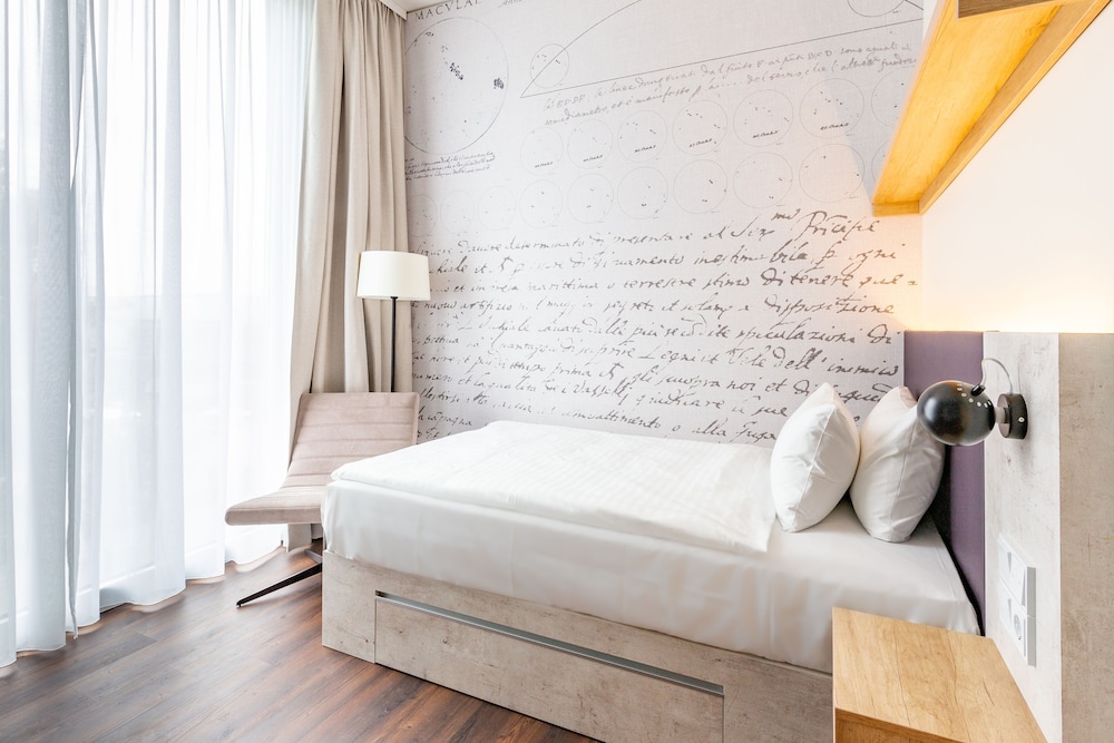 Superior Apartment (King Bed) - Photo 1