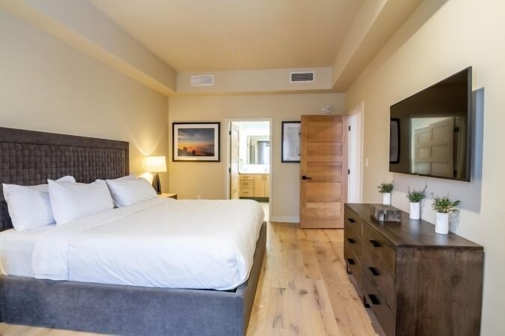 Apartment, Multiple Beds (Two-Bedroom Apartment) photo 2