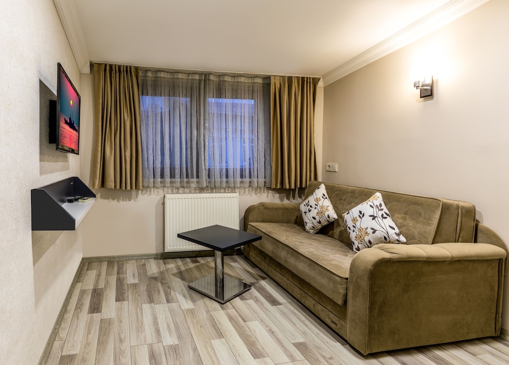 Deluxe Suite photo 3